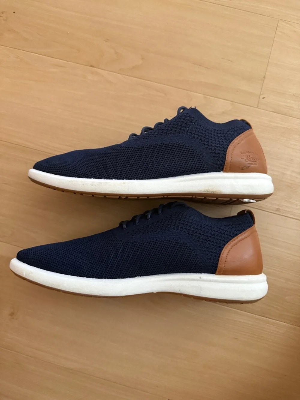 SOPHISTICATED NAVY OXFORD SHOE SPORTY SNEAKER OUTSOLE CASUAL LIGHTWEIGHT SIZE 11